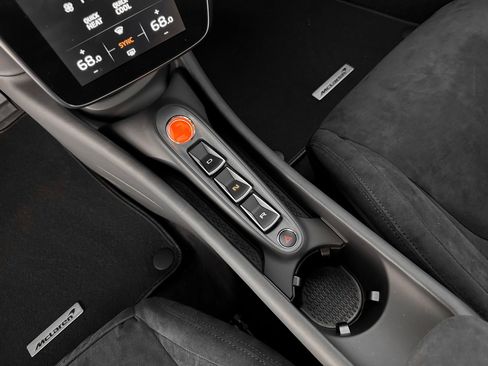 New 2025 McLaren Artura image 20