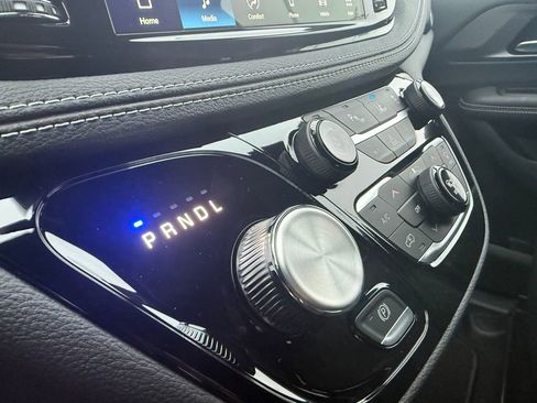 New 2026 Chrysler Pacifica Select w/ S Appearance Package image 24