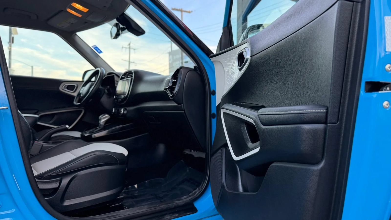 Used 2024 Kia Soul GT-Line FWD image 12