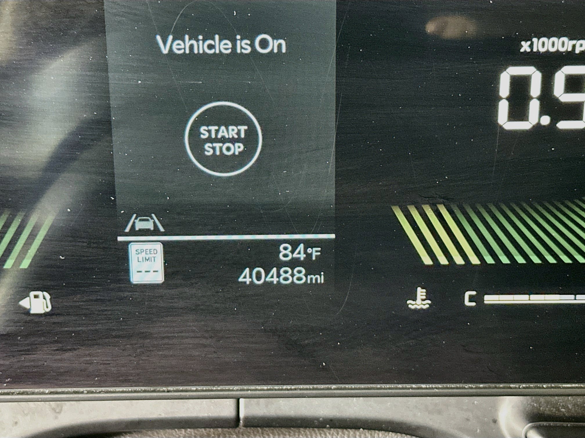 Used 2025 Kia Carnival FWD image 19