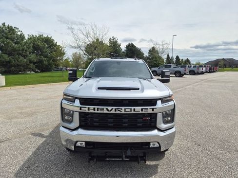 Used 2022 Chevrolet Silverado 2500 LT w/ Convenience Package AWD/4WD image 2