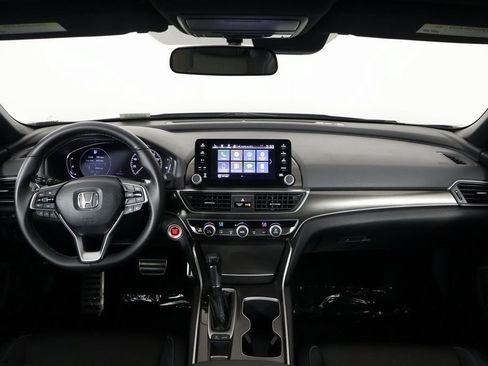 Used 2018 Honda Accord Sport image 8