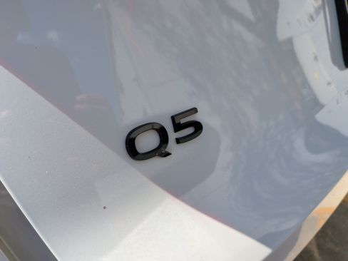 Used 2025 Audi Q5 Premium Plus w/ Premium Plus AWD/4WD image 38