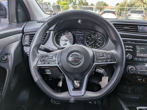 Used 2018 Nissan Rogue Sport S AWD/4WD image 19