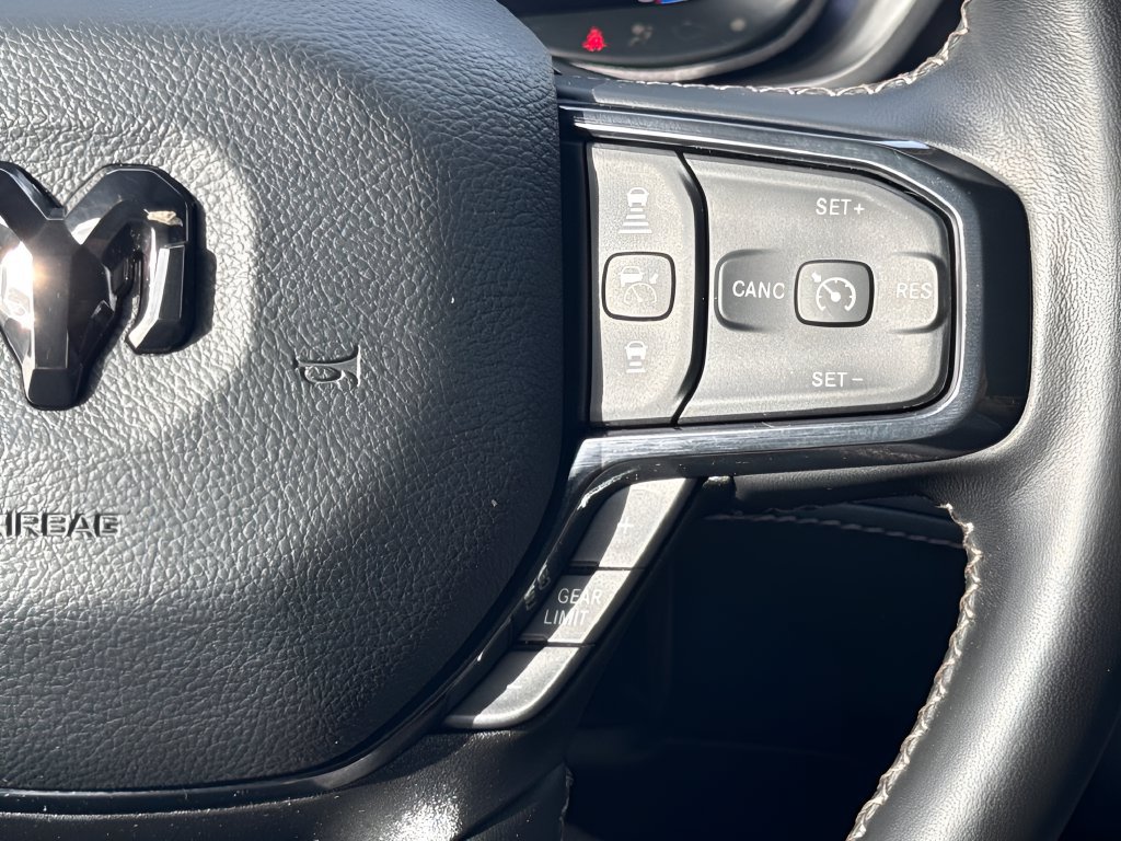 Used 2023 RAM 1500 Limited AWD/4WD image 16
