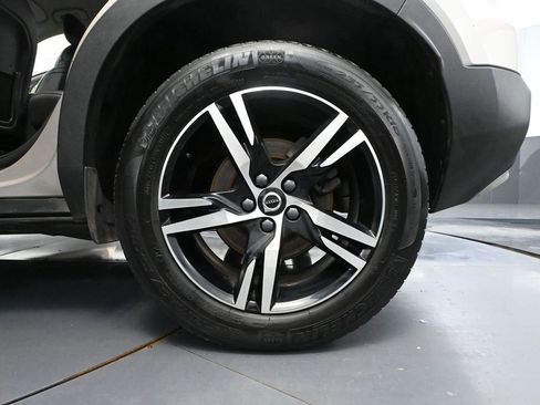 Used 2023 Volvo XC40 B5 Core AWD/4WD image 14