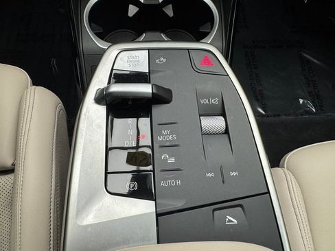 Certified 2025 BMW X1 xDrive28i w/ Technology Package image 19