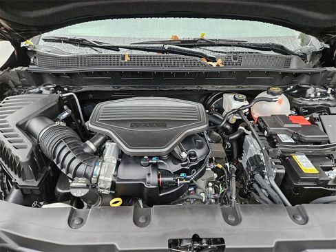 Used 2025 Chevrolet Blazer RS image 23