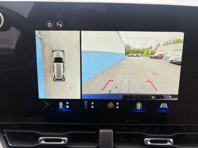 Used 2025 Chevrolet Equinox ACTIV w/ Safety and Technology Package AWD/4WD image 20