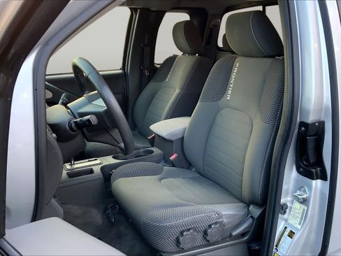 Used 2017 Nissan Frontier Desert Runner RWD image 7