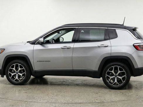 Used 2025 Jeep Compass Limited image 5