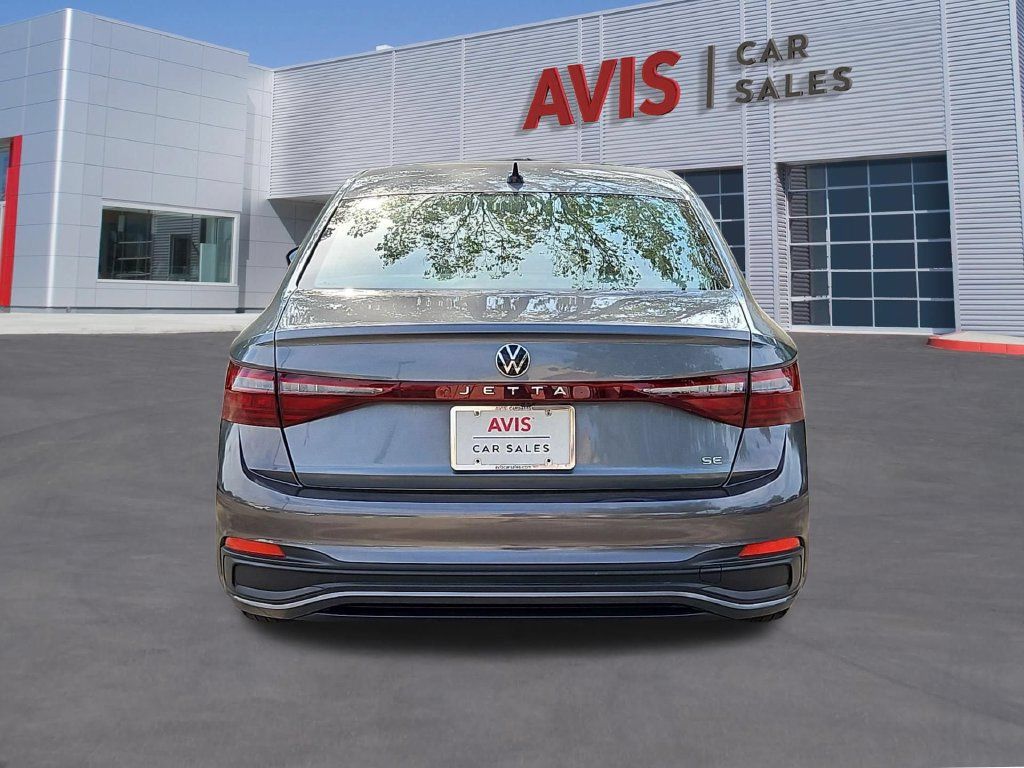 Used 2025 Volkswagen Jetta SE FWD image 7