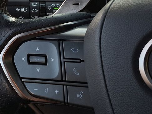 Used 2022 Lexus LX 600 F Sport image 21