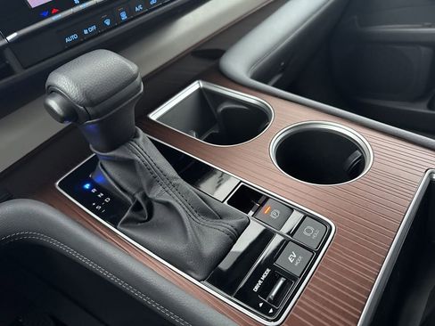 Used 2024 Toyota Sienna LE image 27