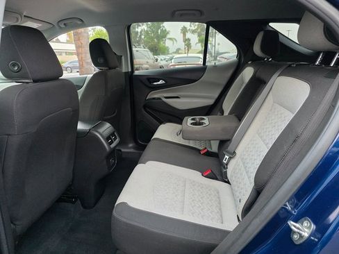 Used 2022 Chevrolet Equinox LS w/ LS Convenience Package image 16