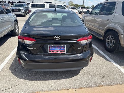 Used 2024 Toyota Corolla LE FWD image 5