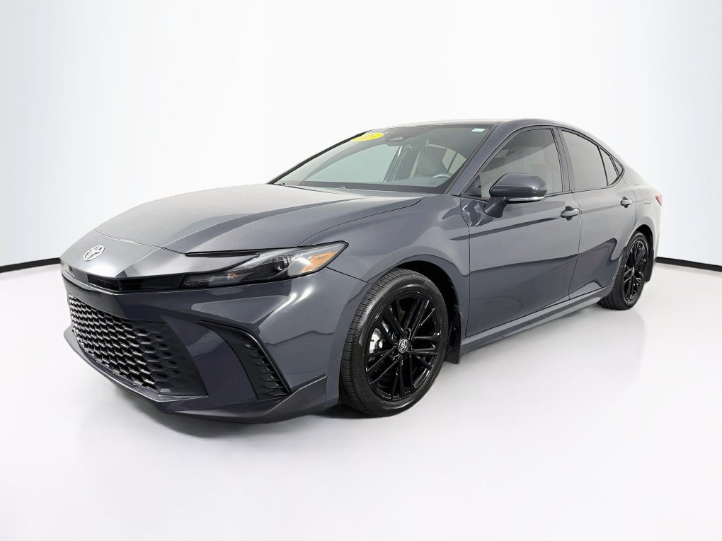 Used 2025 Toyota Camry SE FWD image 3