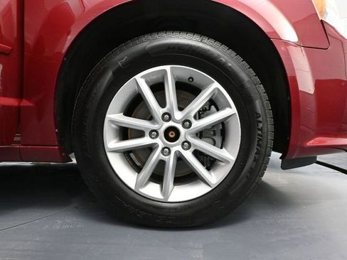 Used 2014 Dodge Grand Caravan SXT w/ Rear Park Assist Package image 14