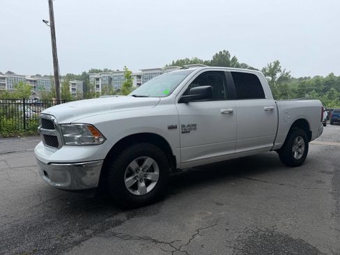 Used 2019 RAM 1500 Classic SLT AWD/4WD image 3
