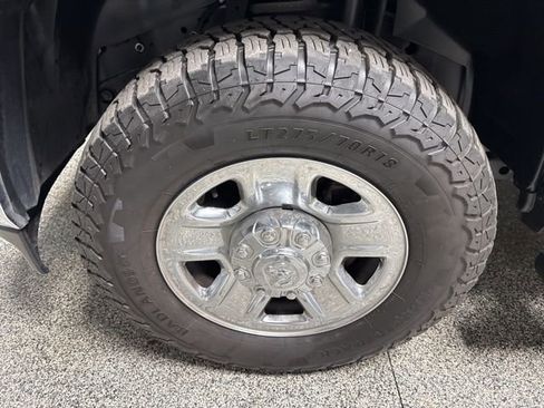 Used 2024 RAM 2500 Tradesman w/ Chrome Appearance Group image 3