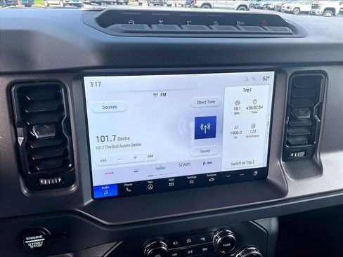 Used 2025 Ford Bronco Badlands image 26