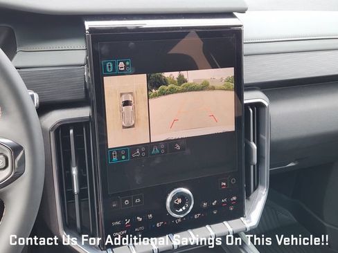 New 2026 GMC Acadia AT4 w/ Luxury Package AWD/4WD image 13