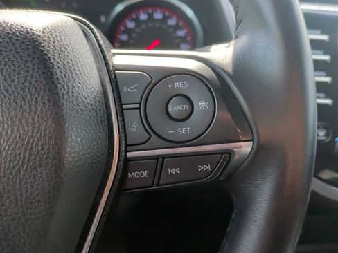 Used 2018 Toyota Camry XSE FWD image 19