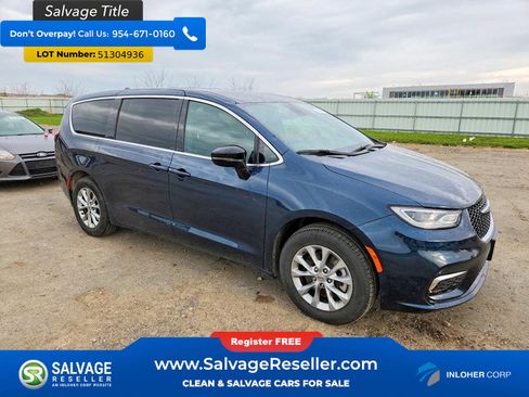 Used 2025 Chrysler Pacifica Select AWD/4WD image 5
