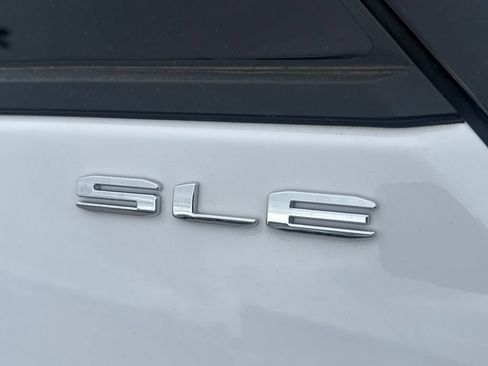 Used 2023 GMC Terrain SLE w/ Driver Convenience Package AWD/4WD image 13