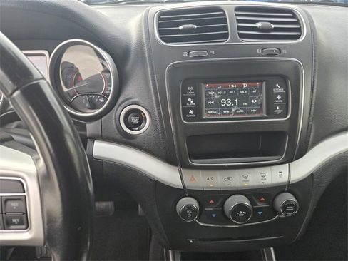 Used 2019 Dodge Journey SE w/ Premium Group image 12
