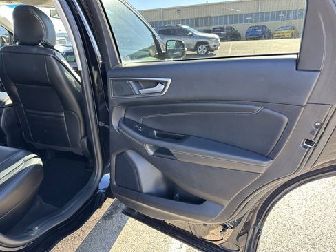 Used 2019 Ford Edge Titanium w/ Equipment Group 301A image 18