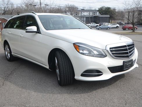 Used 2014 Mercedes-Benz E 350 4MATIC Wagon image 9