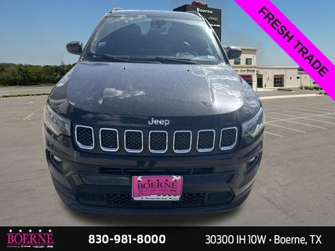 Used 2024 Jeep Compass Latitude AWD/4WD image 6