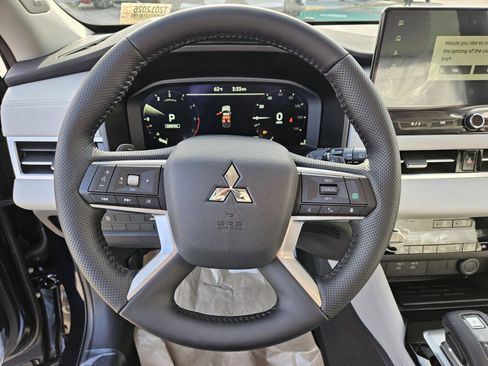 New 2026 Mitsubishi Outlander SEL image 14