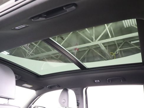 Used 2025 Volkswagen Atlas Cross Sport SEL Premium R-Line image 19