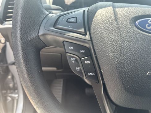 Used 2022 Ford Edge SE image 14