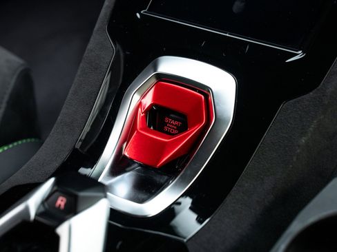 Used 2023 Lamborghini Huracan Tecnica image 38