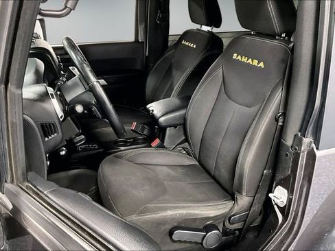 Used 2014 Jeep Wrangler Sahara w/ Connectivity Group AWD/4WD image 15