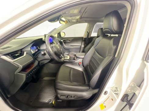 Used 2024 Toyota RAV4 Limited image 14