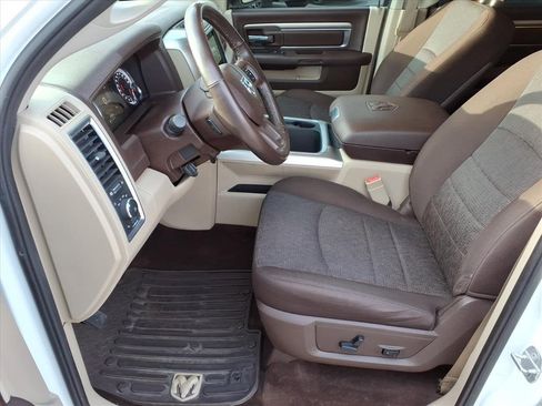 Used 2018 RAM 1500 SLT image 13