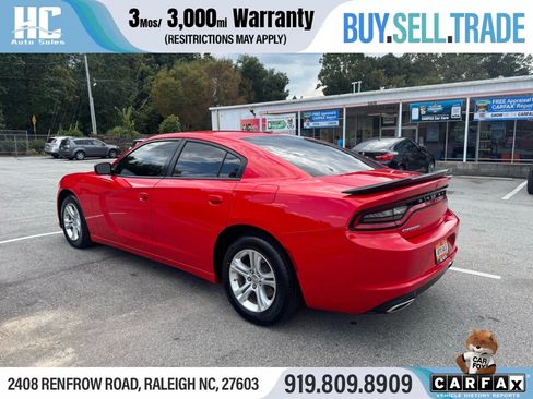 Used 2022 Dodge Charger SXT image 3