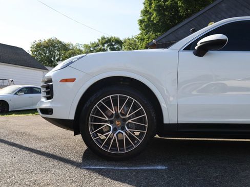 Used 2019 Porsche Cayenne AWD/4WD image 12