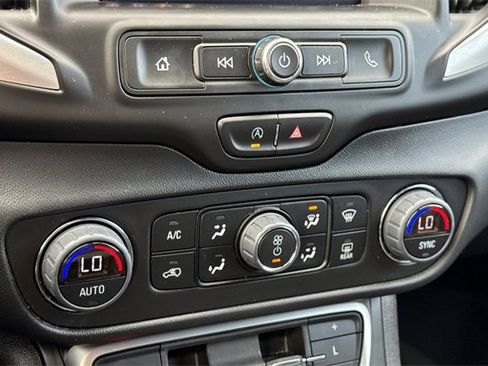 Used 2023 GMC Terrain SLE w/ Driver Convenience Package image 20