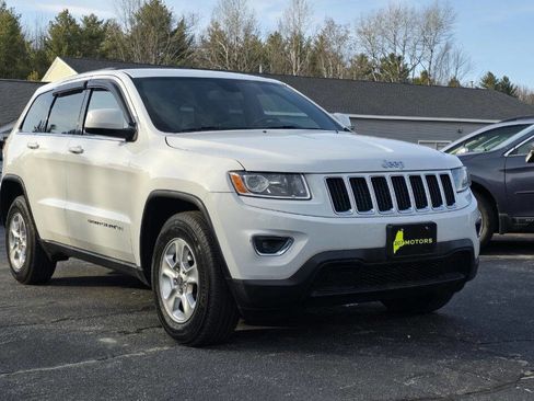 Used 2014 Jeep Grand Cherokee Laredo image 2