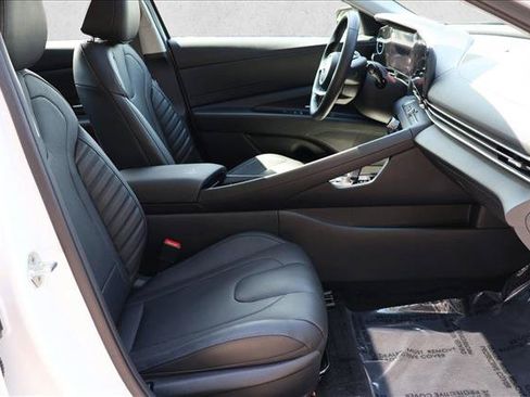 Used 2023 Hyundai Elantra Limited FWD image 29