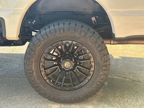 Used 2023 Ford F250 Platinum w/ FX4 Off-Road Package AWD/4WD image 21