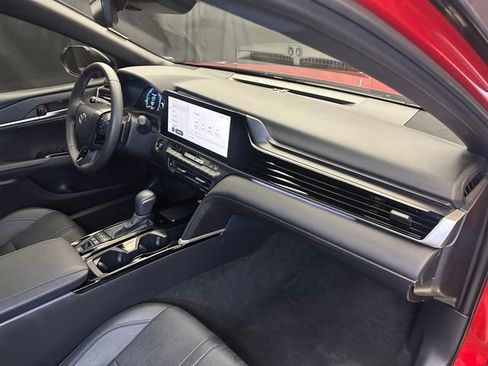 Used 2025 Toyota Camry XSE FWD image 16
