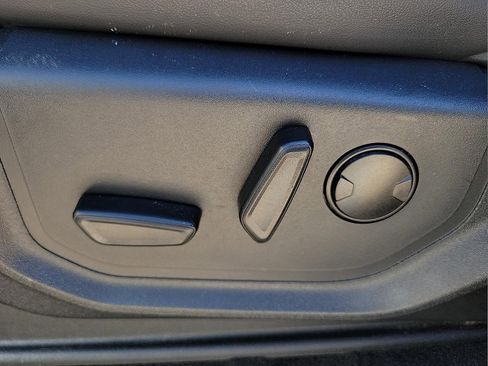 Used 2024 Ford Expedition XLT image 13