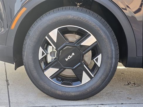 New 2026 Kia Sportage LX image 8
