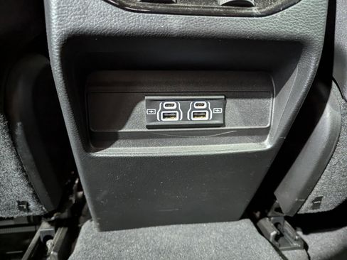 Used 2024 Jeep Grand Cherokee Laredo X image 13